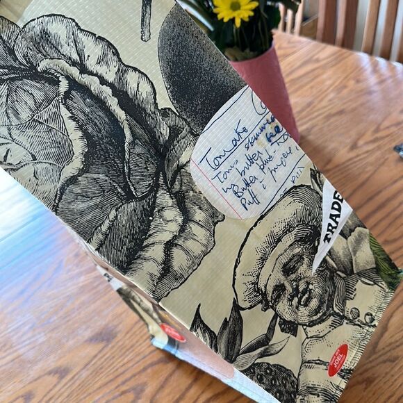 Trader Joe’s Plastic Reusable Shopping Tote Bag 6 Gallon Collectible Corn - Picture 6 of 15